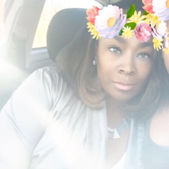 Meet your Posher, Cassandra - Picture 1 of 1